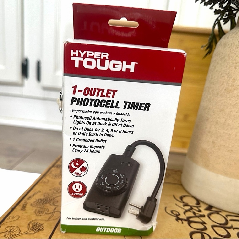 New Hyper Tough 1-Outlet or Indoor Photocell 24 Hour Timer 10amp 125VAC